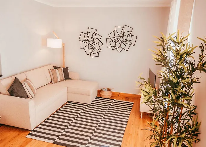 Chic & Classy By Gt House *