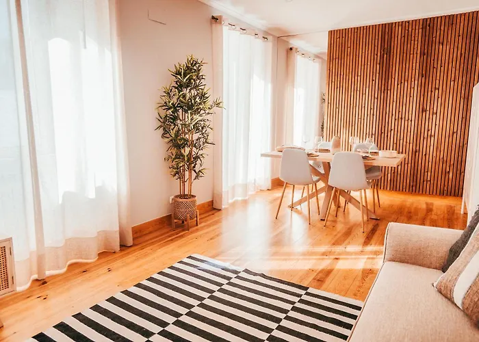 Chic & Classy By Gt House *
