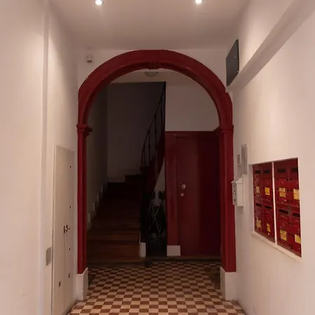 Chic & Classy By Gt House Apartament